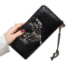 Fashion Metal Skull Pattern PU Leather Long Wallets Women Wallets Portable Casual Lady Cash Purse Card Holder
