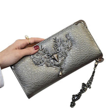Fashion Metal Skull Pattern PU Leather Long Wallets Women Wallets Portable Casual Lady Cash Purse Card Holder